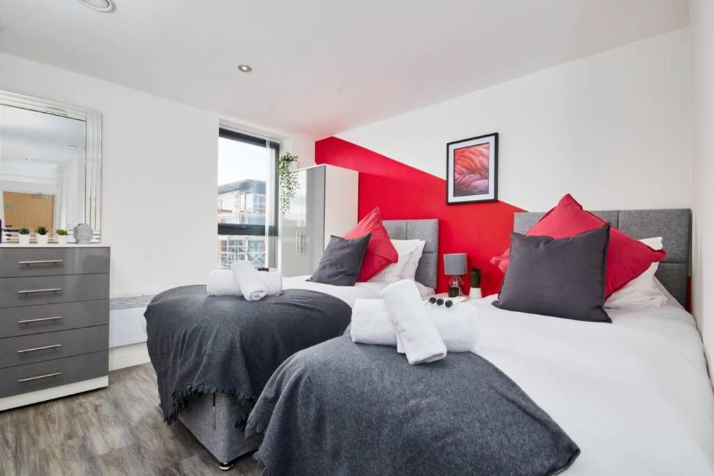 Stylish 2 Bed Apartment With Free Parking, Close To City Centre By Hass Haus Manchester Buitenkant foto